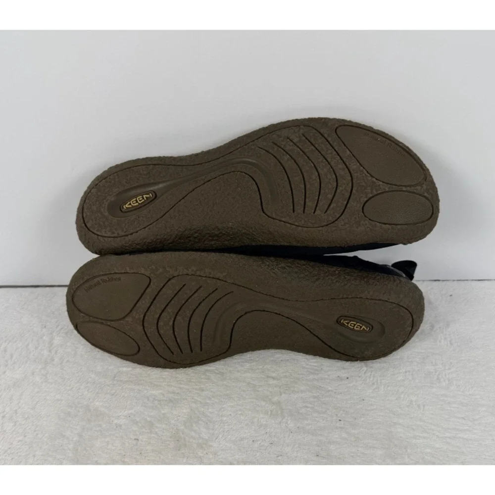 KEEN Howser III Black Quilted Slip On Shoes Men's US 11 Insulated Comfort